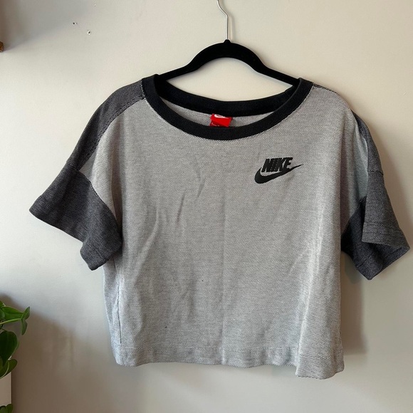 Nike Tops - Nike Gray and Black Crop Top